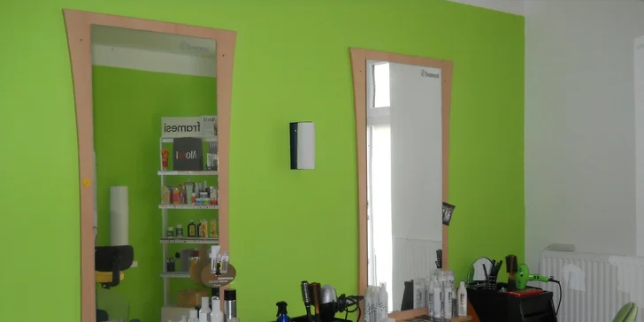 Vyšetření vlasů,regenerace, foukaná, barva nebo melír + závěrečný styling