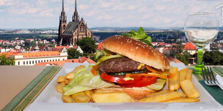 Úchvatný výhled a vynikající burger ve Stratosféře