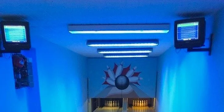 1 hodina minibowlingu a dvě piva k tomu
