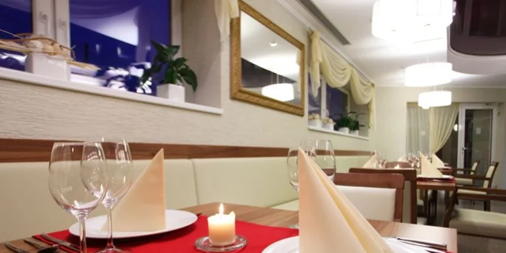 Bohaté čtyřchodové menu pro dvě osoby. Šťavnatý US flank steak nebo mořský vlk, domácí ravioli, drůbeží vývar i lahodný crème brûlée jako dezert.