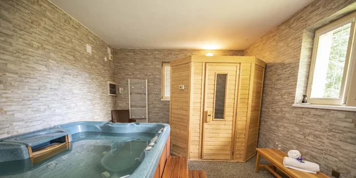 Kromě vířivky je v hotelu i sauna. Dáte si?