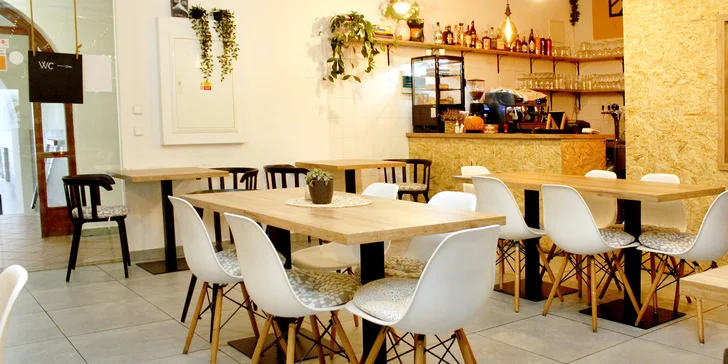 Restauraci najdete v centru Brna kousek od zastávky Grohova. 