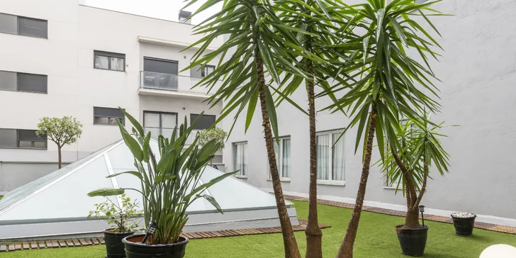 Hotel je jen pár kroků od Gaudího skvostů a kousek od nezapomenutelné atmosféry čtvrti Barceloneta.