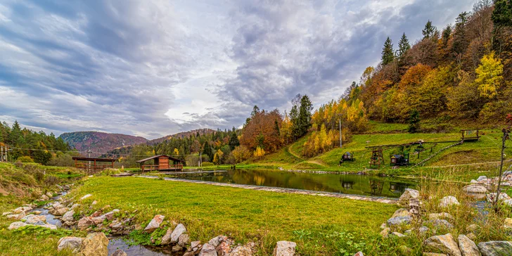 Poráčska dolina sa nachádza na pomedzí Slovenského raja a Slovenského rudohoria. 