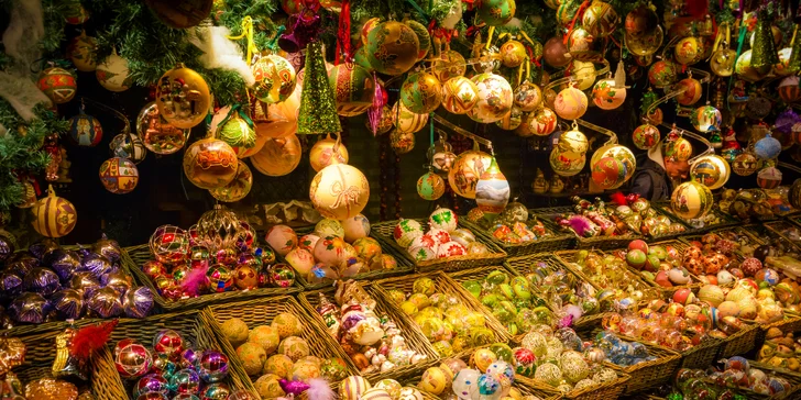  Medzi top atrakcie patrí adventný kalendár, ktorý každý deň odhalí jedno okienko s umeleckým dielom.
