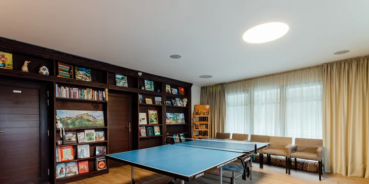 Pokud toužíte po sportovní aktivitě, zahrajte si ping-pong.