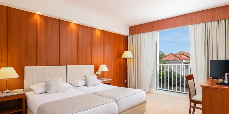 K dispozícii sú 2-lôžkové izby Standard alebo Comfort, prípadne Junior Suite.