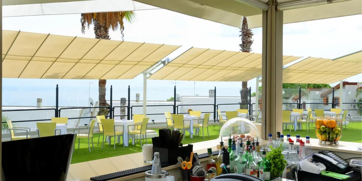 Na drink zajděte také do pool baru.