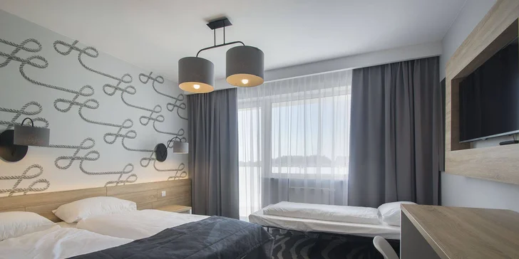  Pro větší skupiny až 6 osob i rodiny jsou určené dvoupodlažní dřevěné domky.