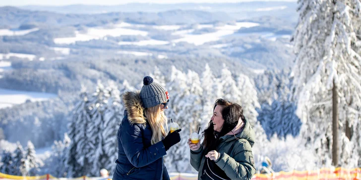 S dvoudenním skipasem můžete vyrazit i na večerní lyžování. 