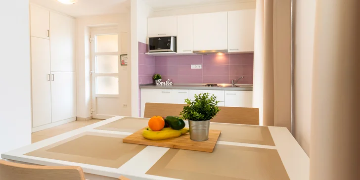 Apartmány sú od pláže vzdialené približne 300 metrov.