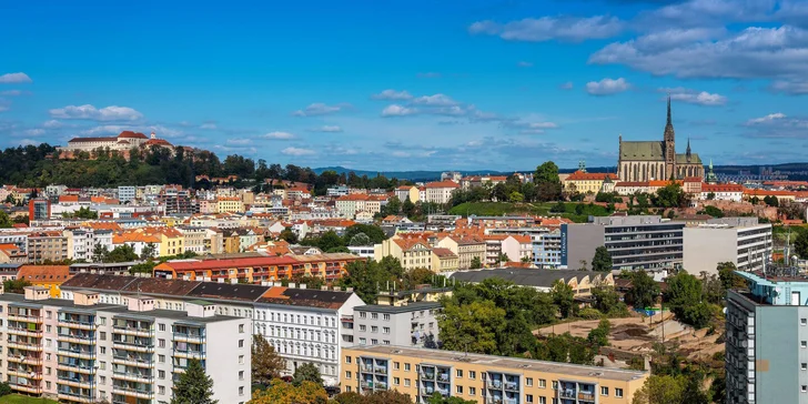 Na námestie Slobody odtiaľto dôjdete približne za 30 minút.