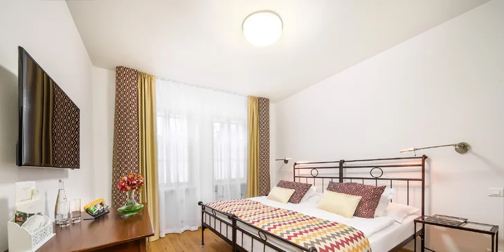 K Wi-Fi se všude připojíte zdarma (na fotce pokoj Superior). 
