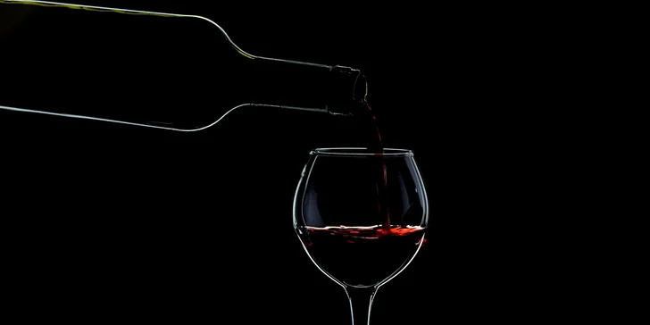 Zažite jedinečnú degustáciu vín v úplnej tme! Tmavá degustácia v Bratislave
