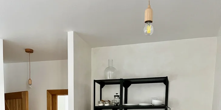 V každém apartmánu najdete kuchyňský kout (varná deska, mikrovlnka, lednice).
