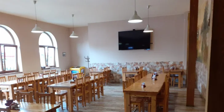 Pivnici Flora najdete hned vedle restaurace. 