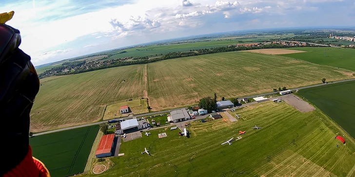 V průběhu letu budete mít možnost si vyzkoušet pilotáž a citlivosti řízení.