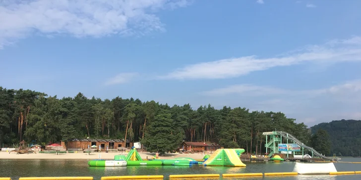 U vody je spousta atrakcí. Vyzkoušejte nějakou.