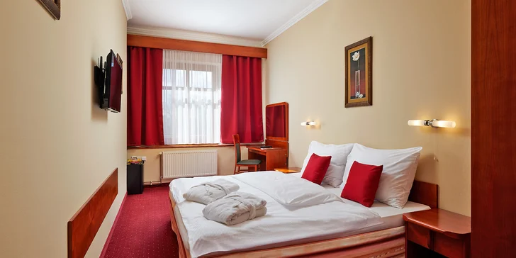 4* Hotel Lužan stojí přímo na náměstí v Rumburku.