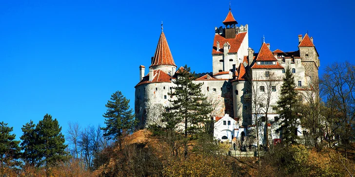 Na vstupy do objektů a jízdné na lanovky počítejte s cca 60 €. 