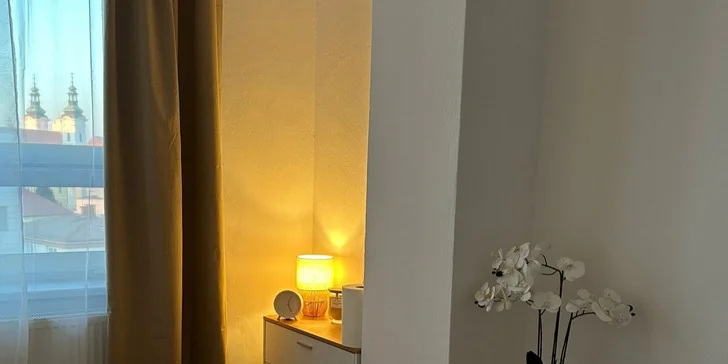 V příjemném prostředí nově zřízené provozovny se můžete uvolnit a odpočinout si.