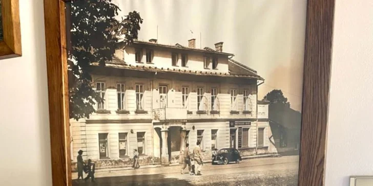 Hotel Freud**** je vyhlášen pro výtečnou kuchyni. Sami se o tom přesvědčíte již při bohatých bufetových snídaních, v případě že zvolíte polopenzi, dopřejete si také servírované večeře. 