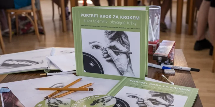 Na kurzu si můžete zakoupit knihu "Portrét krok za krokem s DVD" se slevou 100 Kč.