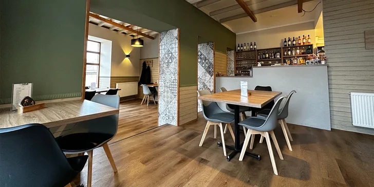 V litoměřickém bistru vám připraví vyladěný hovězí burger. 