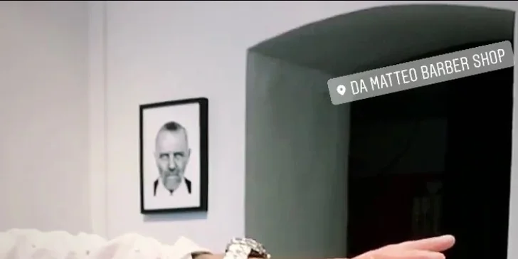 Ke střihu můžete mít i holení hot towel, stačí vybrat patřičnou variantu voucheru.