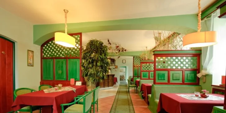 V restauraci si dáte dvouchodové večeře. 
