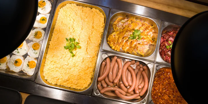 V ceně pobytů je vždy polopenze v pekelné restauraci.