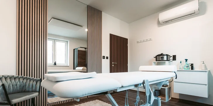 Na výběr je relaxační a regenerační masáž v délce 35, 60 nebo 90 minut.