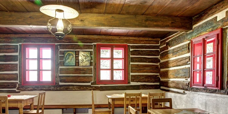Roubenka je stylově zařízena.