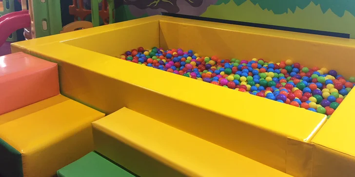 Herní park nedávno prošel rekonstrukcí a na děti čekají nové prolézačky, skybox či trampolínové pole.