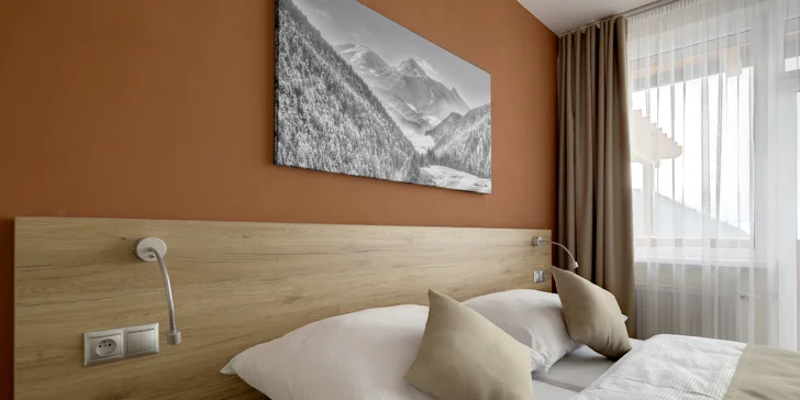 Ubytujete se ve standardním dvoulůžkovém pokoji o rozloze 19–30 m². 