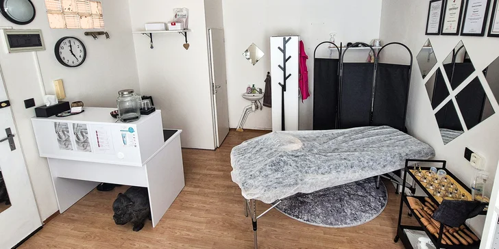 Relaxační masáž zad a šíje vám pomůže zbavit se stresu a ztuhlosti.