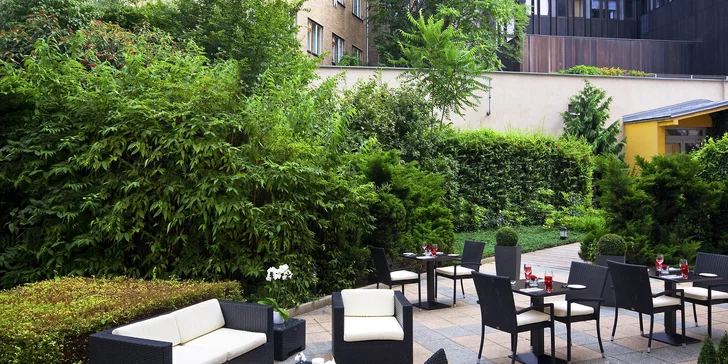 Hotel je jen asi 10 minut pěšky od Václavského náměstí.