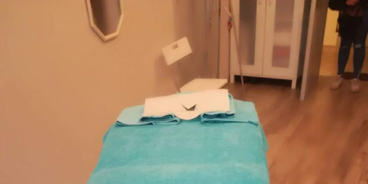 Masáž odstraňuje únavu, svalové křeče, nervové napětí, bolesti zad, šíje a hlavy.