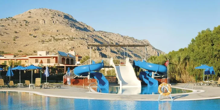 Komfortní zázemí s parádní bazénovou koupačkou nabídne 4* Hotel Lindos Princess Beach.