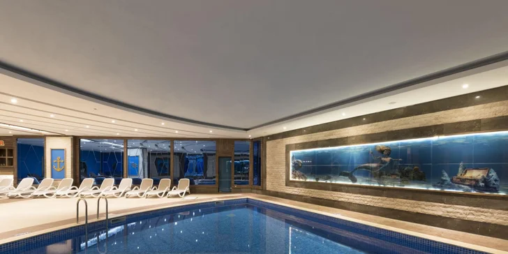 Ve wellness na vás čeká krytý bazén a bio a parní sauna.