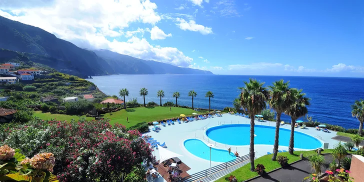 Letecky na Madeiru: hotel Montemar Palace**** kousek od oceánu, polopenze, bazén