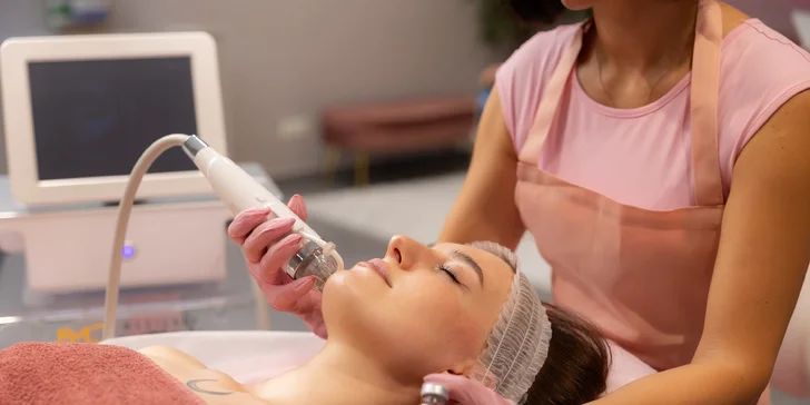 Hydradermabrázia hĺbkovo čistí póry, odstraňuje odumreté bunky a intenzívne hydratuje pleť.