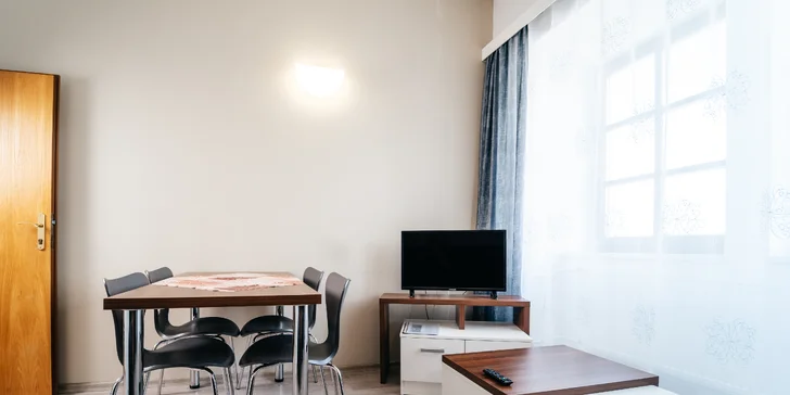 Odtud můžete vyrážet třeba za objevováním krás CHKO Třeboňsko. (na fotce apartmán A s plně vybavenou kuchyňskou linkou)