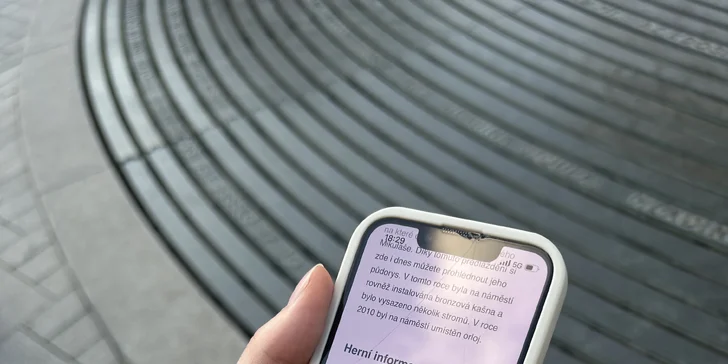 K účasti vám postačí chytrý telefon s připojením k internetu a kompasem.