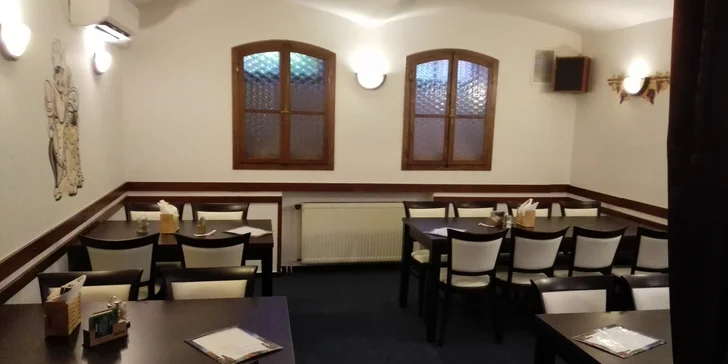 Nemusíte si ani rezervovat stůl, stačí když přijdete s voucherem. 