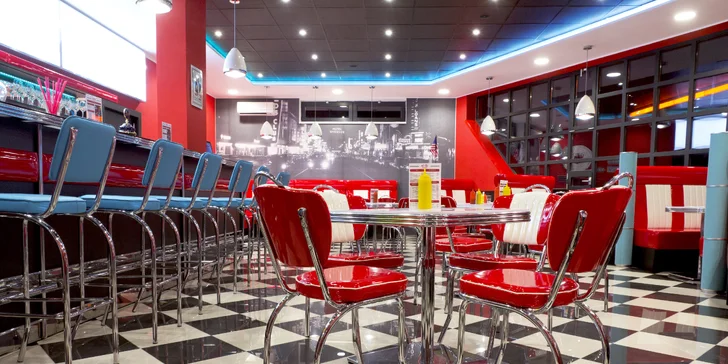 Na pobočce v Krhově nebo Hradci Králové si díky otevřenému voucheru můžete dát cokoliv ze stálého menu vč. nápojů i na poledního menu. 