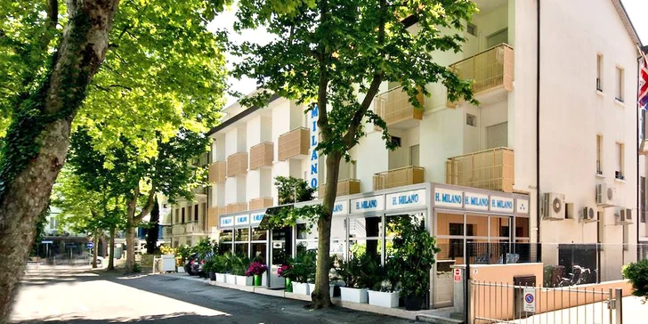 7 nocí přespíte v klimatizovaném hotelu Milano, kde budete mít kromě pohodlí zajištěnou také polopenzi.