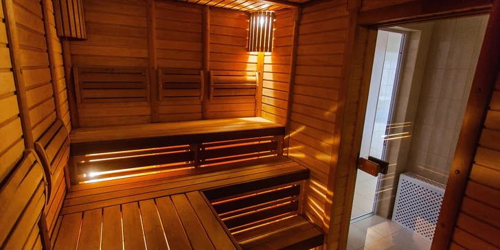 Ve wellness je parní a finská sauna a vířivka. 