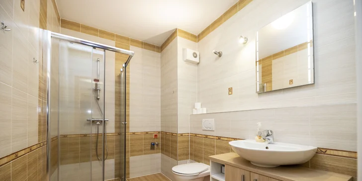 Samozřejmostí je vlastní koupelna u každého apartmánu.