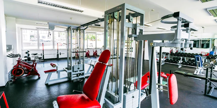 Ak radi športujete, poteší vás multifunkčné ihrisko, telocvičňa aj fitness centrum.